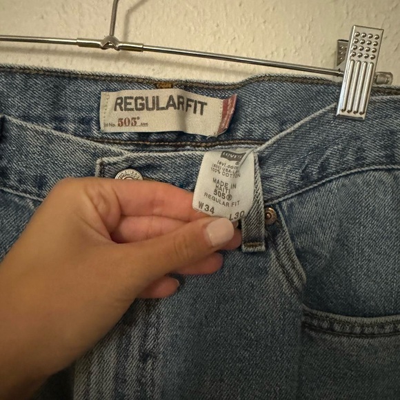 Vintage Levi’s 505 Jeans - Picture 6 of 6